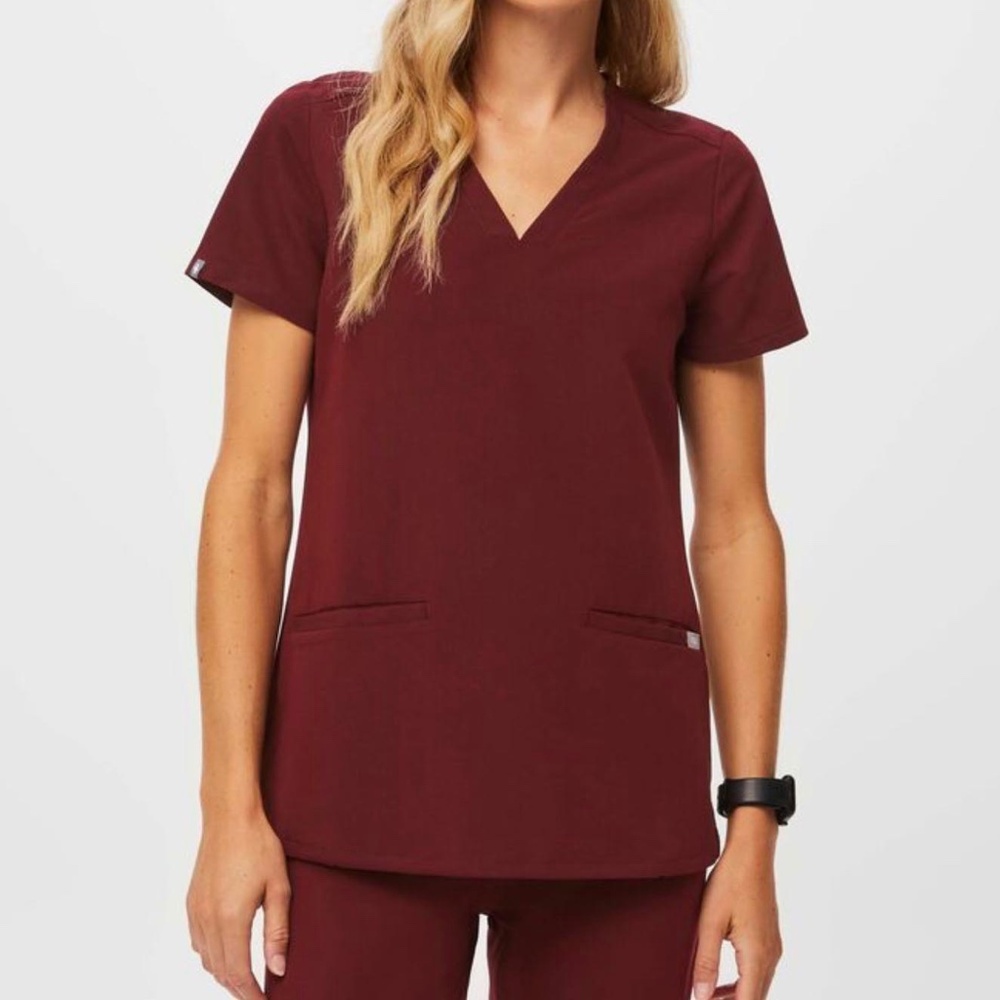 FIGS Women's Casma Three Pocket Scrub Top in Burgundy Size XL